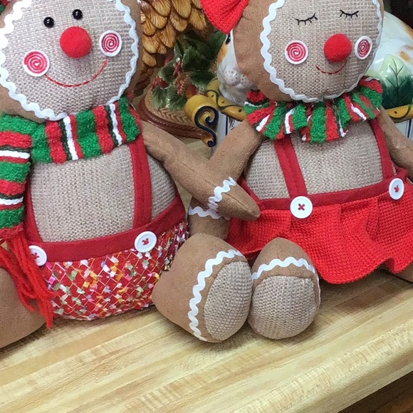 Gingerbread couple Sitting at 13 inches tall new for this holiday season❤️❤️ - Picture 4 of 5